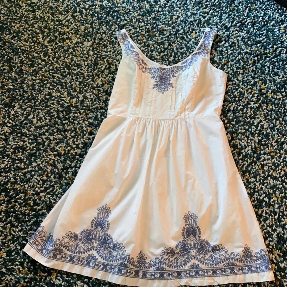 Vineyard Vines White and Blue Embroidered Dress - Picture 7 of 8